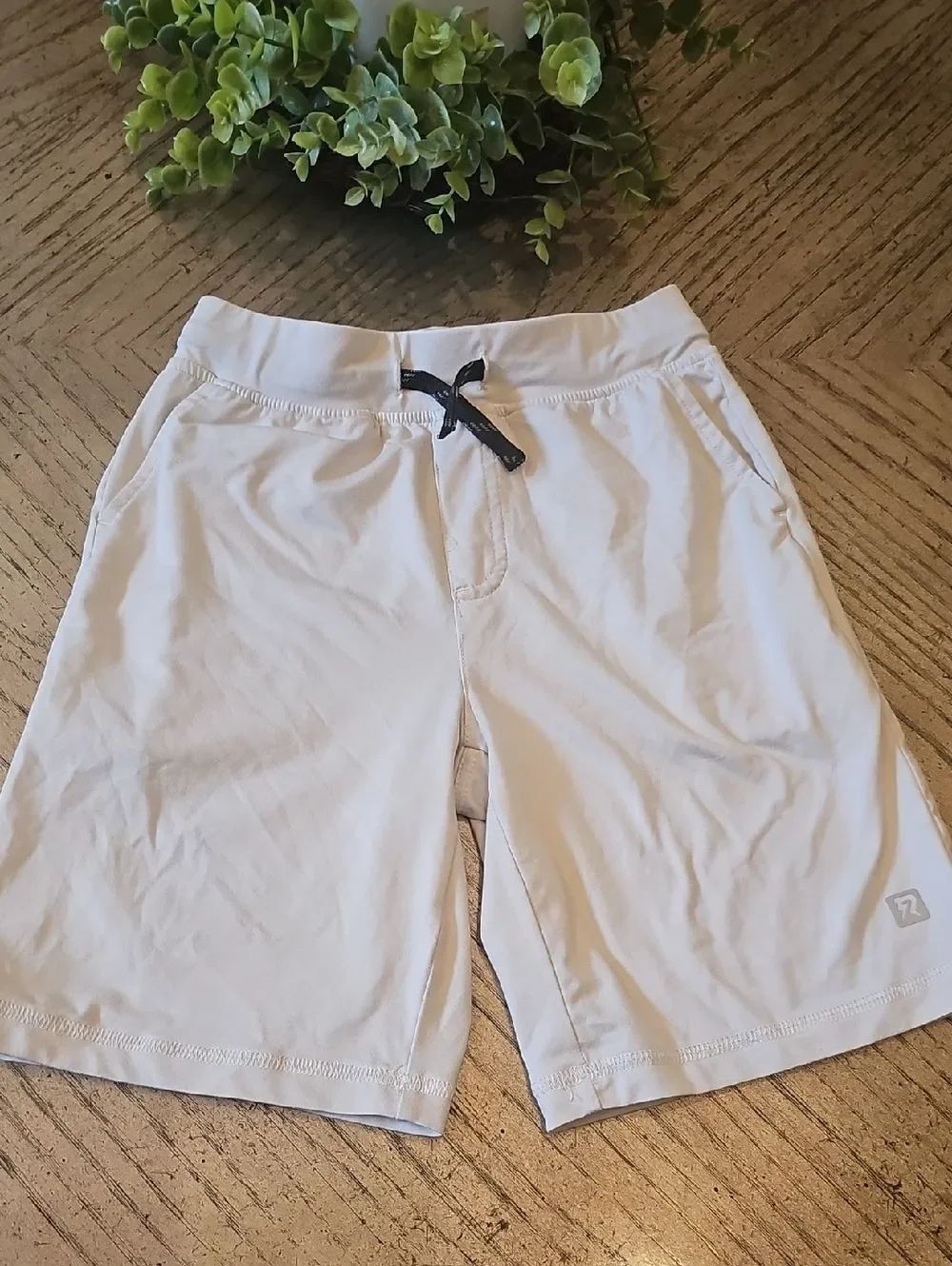 Quick Dry Light Beige Drawstring Shorts Size 7 Runway